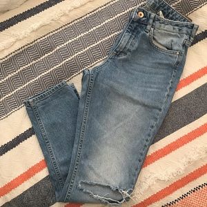 H&M Relaxed Skinny Jeans